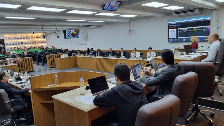 Legislativo aprova importantes projetos de lei em 27ª sessão plenária Legislativo aprova importantes projetos de lei em 27ª sessão plenária