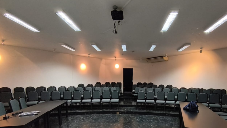 Entre os destaques da Sessão, análise de Projeto que cria cargos efetivos na Câmara de Assis. A Sessão é aberta ao público e acontece na segunda-feira, 10, às 18h, no anfiteatro da FEMA