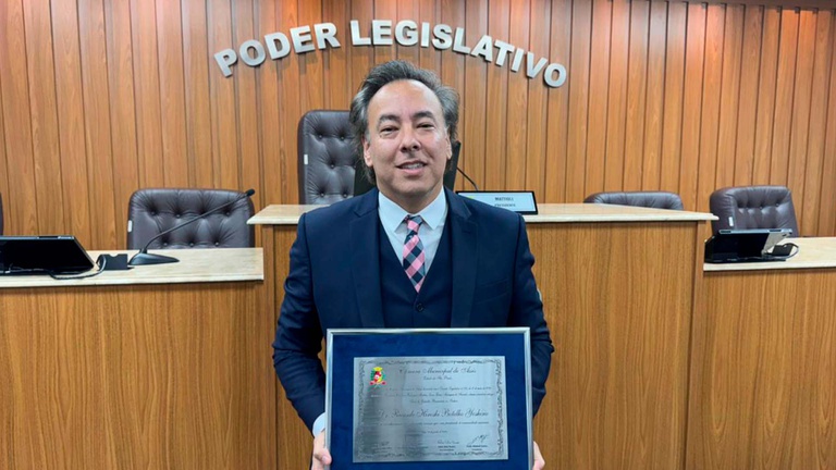 Homenagem valoriza os relevantes serviços prestados pelo profissional ao município