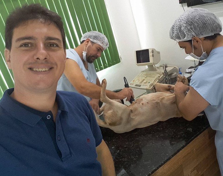 Alexandre Cachorrão acompanha o início do Projeto de Castração Alexandre Cachorrão acompanha o início do Projeto de Castração