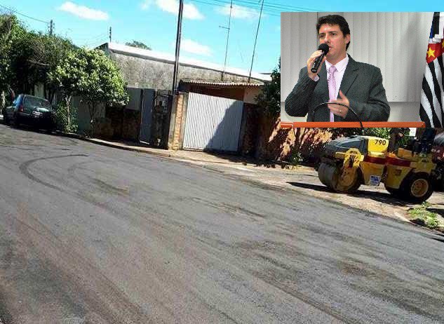Alexandre Cachorrão acompanha o recapeamento da Vila Progresso. Alexandre Cachorrão acompanha o recapeamento da Vila Progresso.