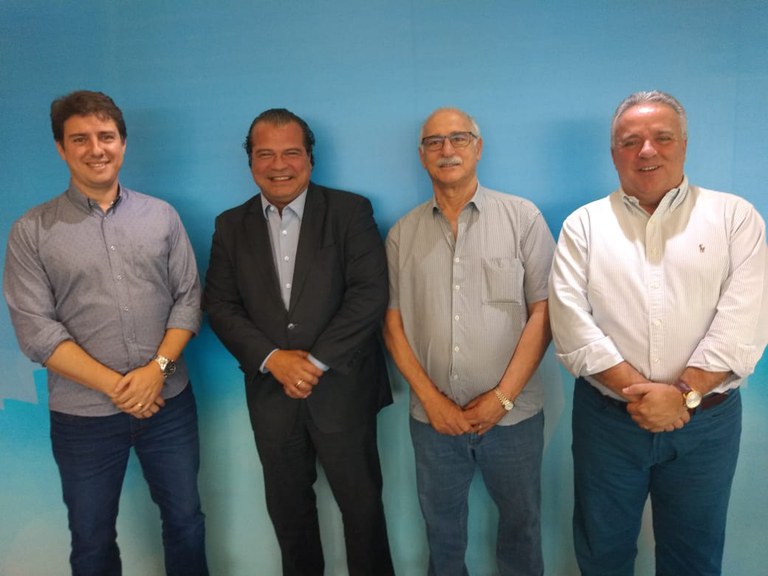 Alexandre Cachorrão e Nami Sabeh se reúnem com o Presidente do SEBRAE em busca de desenvolvimento para Assis Alexandre Cachorrão e Nami Sabeh se reúnem com o Presidente do SEBRAE em busca de desenvolvimento para Assis