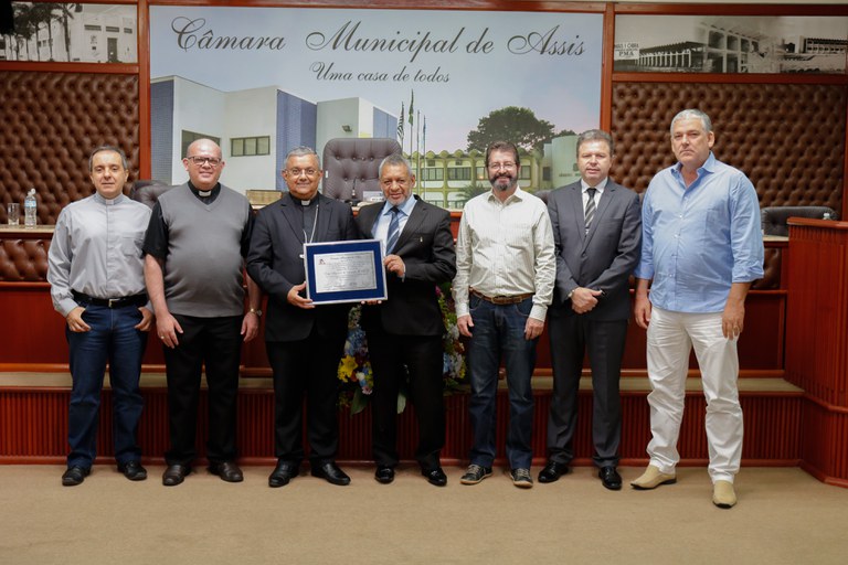 Bispo Diocesano recebe Título de Cidadão Assisense em solenidade da Câmara Bispo Diocesano recebe Título de Cidadão Assisense em solenidade da Câmara