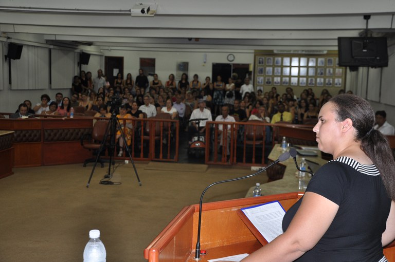 Câmara altera Lei Complementar aprovada em fevereiro após pedido de educadores Câmara altera Lei Complementar aprovada em fevereiro após pedido de educadores