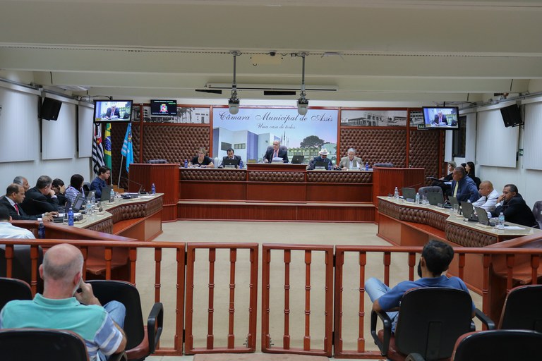 Câmara aprova dois importantes projetos para Assis Câmara aprova dois importantes projetos para Assis