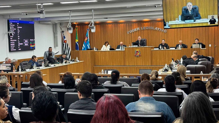 Câmara aprova gratificação para Auxiliares de Desenvolvimento Infantil e reclassifica cargos de servidores municipais