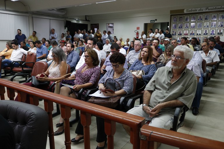 Câmara aprova Projetos da SABESP e do COMTUR na Sessão Ordinária do dia 16.04.2018 Câmara aprova Projetos da SABESP e do COMTUR na Sessão Ordinária do dia 16.04.2018