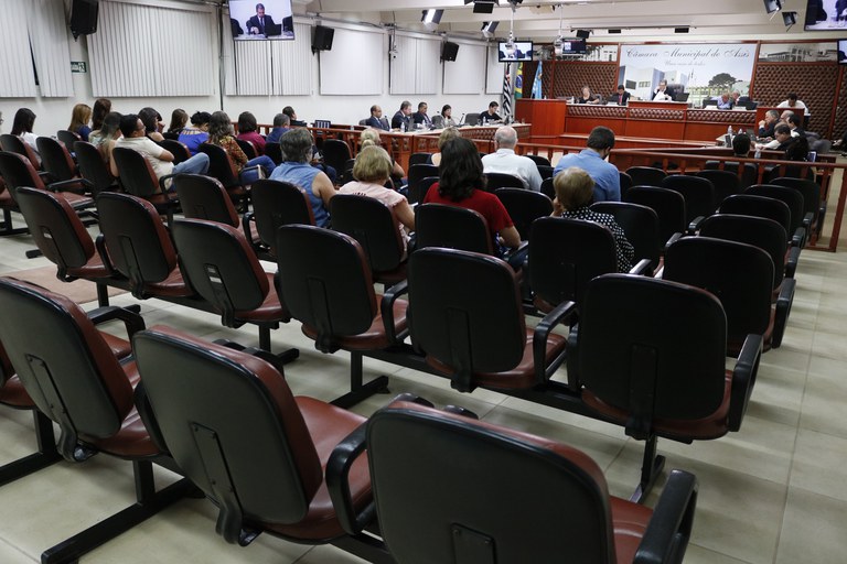 Câmara aprova Projetos da Secretaria Municipal da Educação e de denominações de ruas na Sessão Ordinária do dia 02.05.2018 Câmara aprova Projetos da Secretaria Municipal da Educação e de denominações de ruas na Sessão Ordinária do dia 02.05.2018