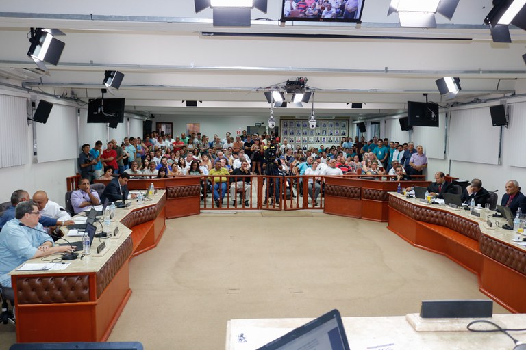 Câmara aprova readequação dos cargos em comissão da Prefeitura Municipal Câmara aprova readequação dos cargos em comissão da Prefeitura Municipal