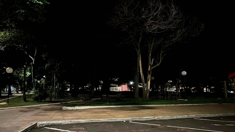 Câmara cobra solução para falta de iluminação e manutenção na Praça da Bíblia