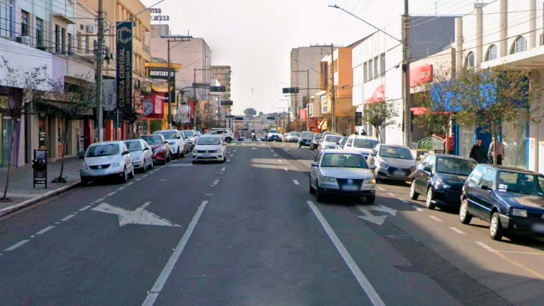 Pedido aborda velocidade excessiva, travessia de pedestres e circulação de patinetes elétricos