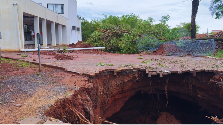 Câmara Municipal atualiza situação da cidade e do prédio após temporal