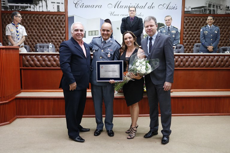 Câmara Municipal entrega Título Honorífico de Cidadão Assisense ao 1º Tenente PM Amarildo Dias Câmara Municipal entrega Título Honorífico de Cidadão Assisense ao 1º Tenente PM Amarildo Dias