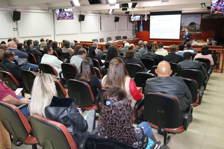 Câmara Municipal realiza palestra em parceria com o Tribunal de Contas do Estado Câmara Municipal realiza palestra em parceria com o Tribunal de Contas do Estado