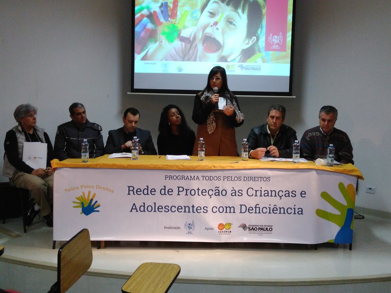 Câmara participa do Seminário Municipal sobre o combate à violência contra crianças e adolescentes com deficiência Câmara participa do Seminário Municipal sobre o combate à violência contra crianças e adolescentes com deficiência