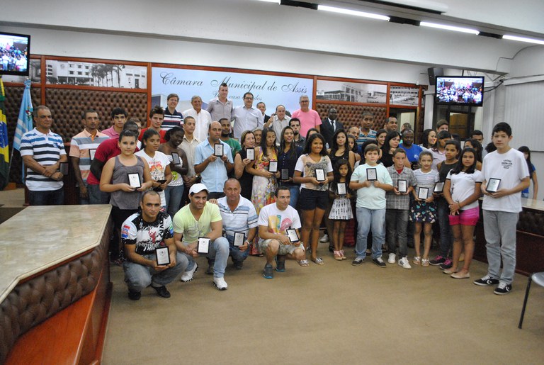 Câmara premiará 56 atletas que se destacaram em 2014 Câmara premiará 56 atletas que se destacaram em 2014
