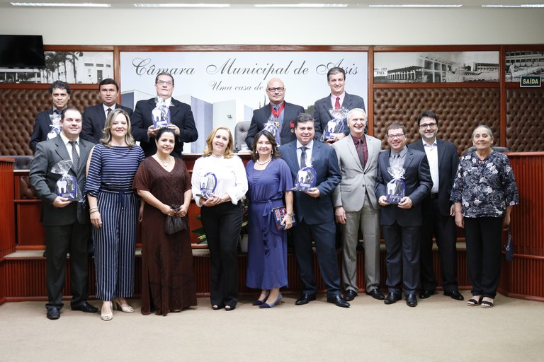 Câmara realiza Sessão Solene de entrega de diplomas aos Odontólogos que mais se destacaram em 2018 Câmara realiza Sessão Solene de entrega de diplomas aos Odontólogos que mais se destacaram em 2018