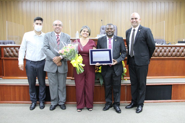 Câmara realiza Sessão Solene em homenagem à Pastora Sonia Regina de Oliveira Câmara realiza Sessão Solene em homenagem à Pastora Sonia Regina de Oliveira