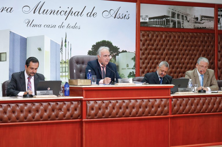 Câmara realizou a última Sessão Ordinária do ano e convida a todos para Sessão Especial de Renovação da Mesa Diretora que será realizada hoje (19/12) às 18 horas Câmara realizou a última Sessão Ordinária do ano e convida a todos para Sessão Especial de Renovação da Mesa Diretora que será realizada hoje (19/12) às 18 horas