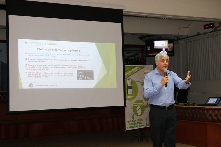 Câmara recebe palestra sobre Reciclagem de Resíduos de Cigarros e Preservação Ambiental Câmara recebe palestra sobre Reciclagem de Resíduos de Cigarros e Preservação Ambiental