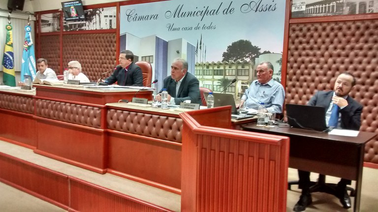 Câmara rejeita Comissão Processante e possível afastamento do prefeito Câmara rejeita Comissão Processante e possível afastamento do prefeito