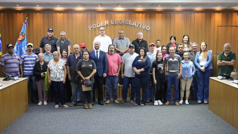 Evento reuniu moradores, especialistas e autoridades para esclarecer etapas e benefícios do processo de regularização.