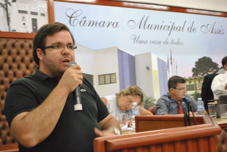Vereador Professor Thiago realiza visitas em bairros e solicita providências urgentes. Vereador Professor Thiago realiza visitas em bairros e solicita providências urgentes.