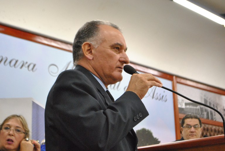 Capitão Coelho solicita verba para reforma do cemitério de Assis Capitão Coelho solicita verba para reforma do cemitério de Assis