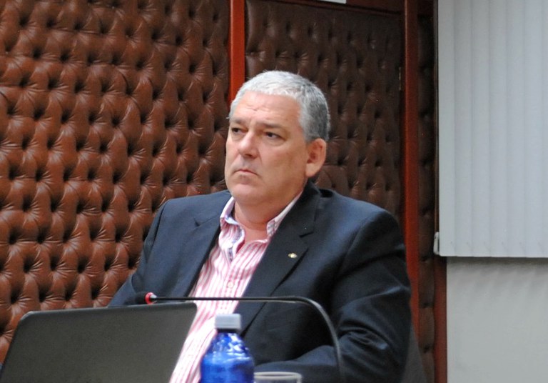Carlos Binato defende a criação de uma CPI para investigar o serviço de táxi na cidade Carlos Binato defende a criação de uma CPI para investigar o serviço de táxi na cidade