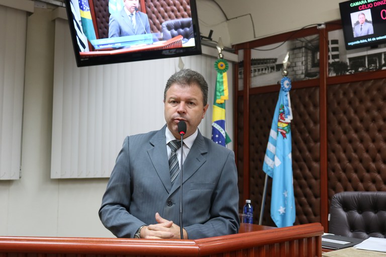 Célio Diniz questiona o término da ponte da Otto Ribeiro Célio Diniz questiona o término da ponte da Otto Ribeiro
