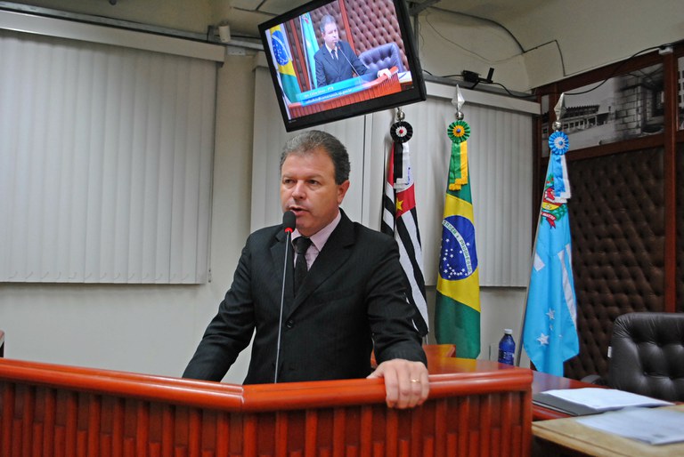 Célio Diniz requer abertura de rua para interligar os bairros da Vila Glória e Cohab da Rodoviária, informações sobre os barracões da antiga FEPASA e providências para os “carros fortes” que transitam no centro da cidade Célio Diniz requer abertura de rua para interligar os bairros da Vila Glória e Cohab da Rodoviária, informações sobre os barracões da antiga FEPASA e providências para os “carros fortes” que transitam no centro da cidade