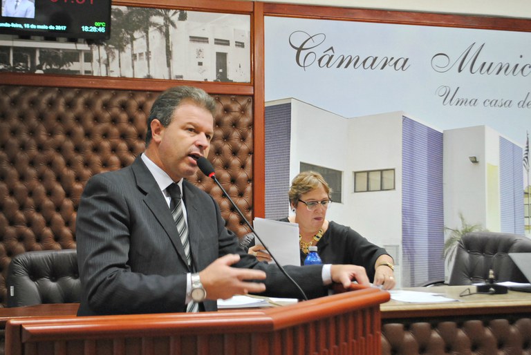 Célio Diniz solicita à Cohab mutirão na cidade Célio Diniz solicita à Cohab mutirão na cidade