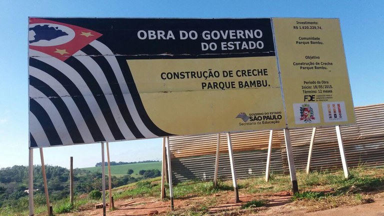 Célio Diniz solicita informações sobre a obra da creche do Parque Bambu Célio Diniz solicita informações sobre a obra da creche do Parque Bambu