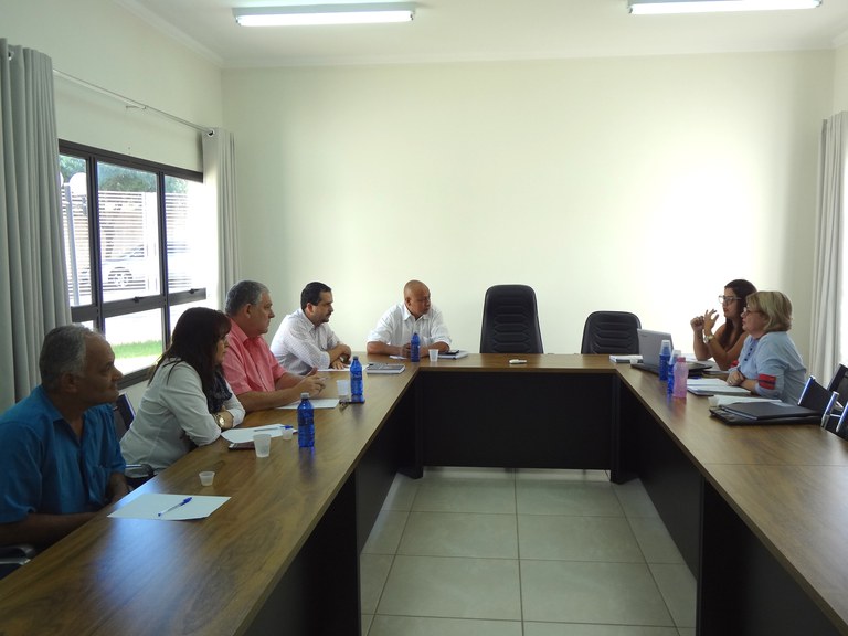 Conselho Municipal do FUNDEB se reúne com os vereadores Conselho Municipal do FUNDEB se reúne com os vereadores