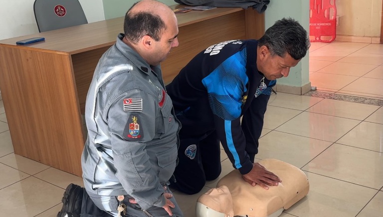Corpo de Bombeiros de Assis inicia curso de primeiros socorros voltado a pessoas com deficiência Corpo de Bombeiros de Assis inicia curso de primeiros socorros voltado a pessoas com deficiência