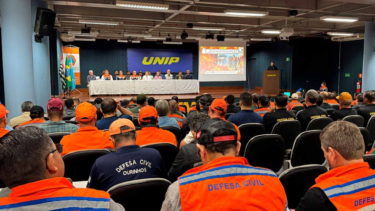 Capacitação reuniu autoridades municipais, forças de segurança e agentes regionais em ações de prevenção à estiagem