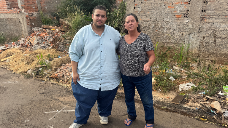 Em Assis: obra inacabada preocupa moradores da Vila Carvalho Em Assis: obra inacabada preocupa moradores da Vila Carvalho