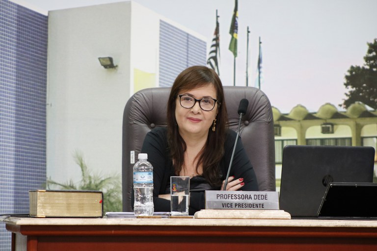 Em Sessão presidida pela Vereadora Professora Dedé, Câmara aprova LDO para 2020 Em Sessão presidida pela Vereadora Professora Dedé, Câmara aprova LDO para 2020
