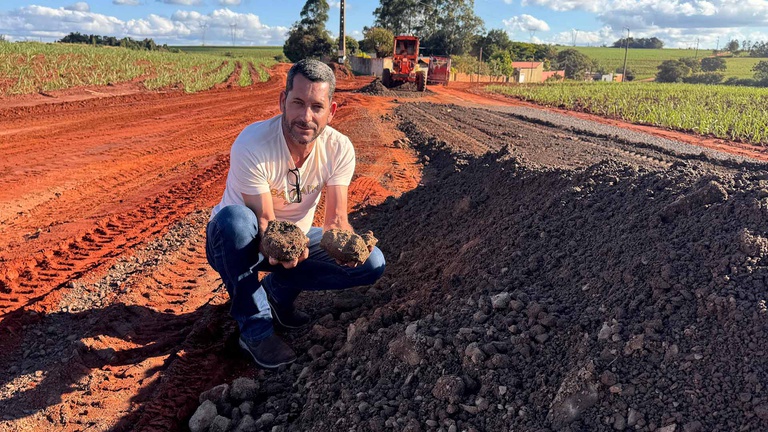 Estrada do Freire recebe melhorias após solicitação do vereador Jé Canela Estrada do Freire recebe melhorias após solicitação do vereador Jé Canela