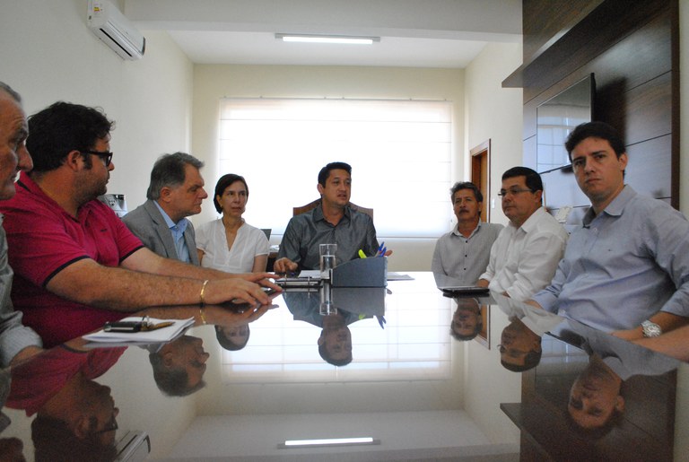 Gordinho participa de assinatura de convênio com a FATEC Gordinho participa de assinatura de convênio com a FATEC