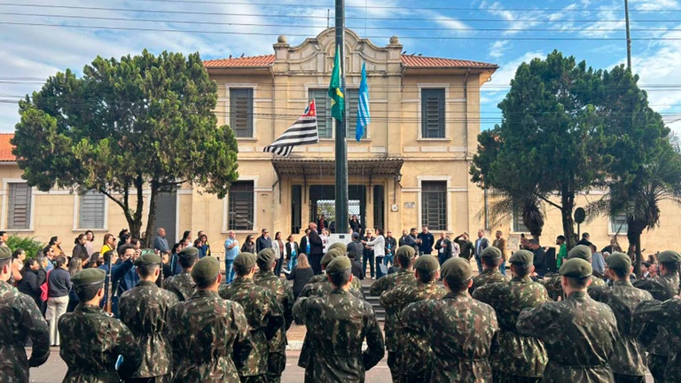 Independência do Brasil é celebrada com ato cívico em Assis Independência do Brasil é celebrada com ato cívico em Assis