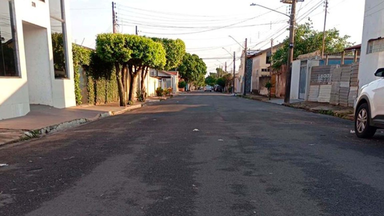 Indicação pede estudos para reduzir velocidade de veículos em via próxima ao AME