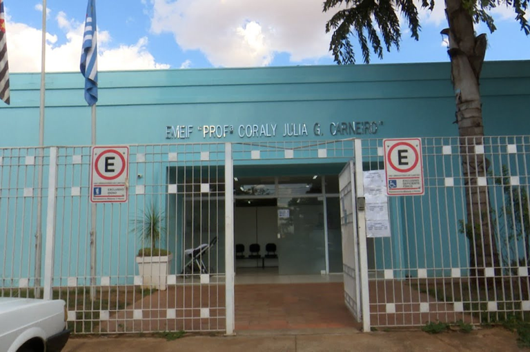 Documento questiona contratação, origem de recursos, cronograma e medidas de segurança durante execução da obra
