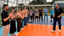Espaço recebeu novo gramado sintético, pintura da quadra de basquete 3x3 e serviços de manutenção