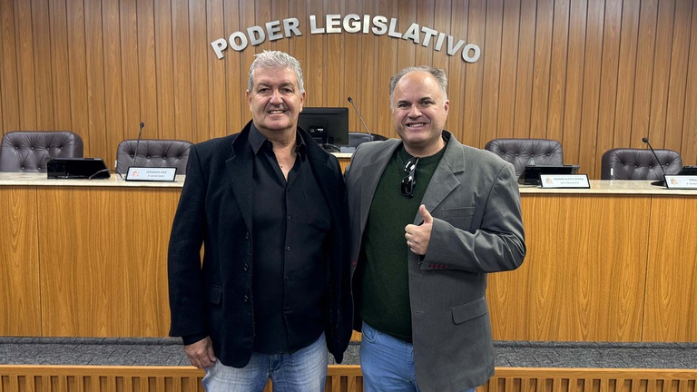 Marcos Samponi, do PAT, é recebido pelo vereador Paulinho Mattioli na Câmara de Assis Marcos Samponi, do PAT, é recebido pelo vereador Paulinho Mattioli na Câmara de Assis