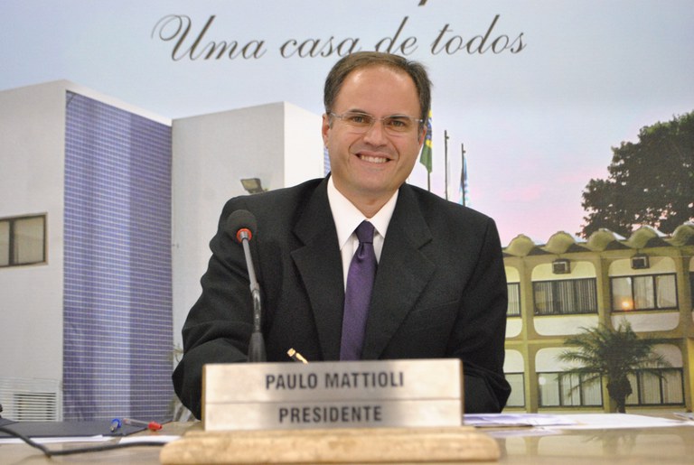 SESSÃO DA CÂMARA MUNICIPAL DE ASSIS TEVE INÍCIO AS 18 HORAS DESTA QUARTA-FEIRA DIA 05 SESSÃO DA CÂMARA MUNICIPAL DE ASSIS TEVE INÍCIO AS 18 HORAS DESTA QUARTA-FEIRA DIA 05