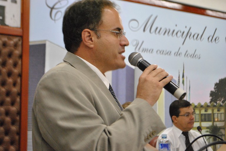 Vereadores discutem sete projetos na pauta e mais dois em regime de urgência Vereadores discutem sete projetos na pauta e mais dois em regime de urgência