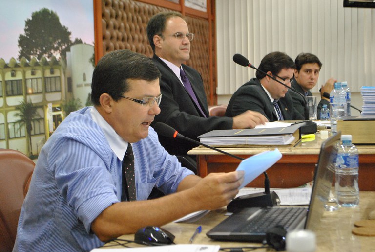 Mesa da Câmara decide pauta com oito projetos e mais cinco milhões para Educação Mesa da Câmara decide pauta com oito projetos e mais cinco milhões para Educação