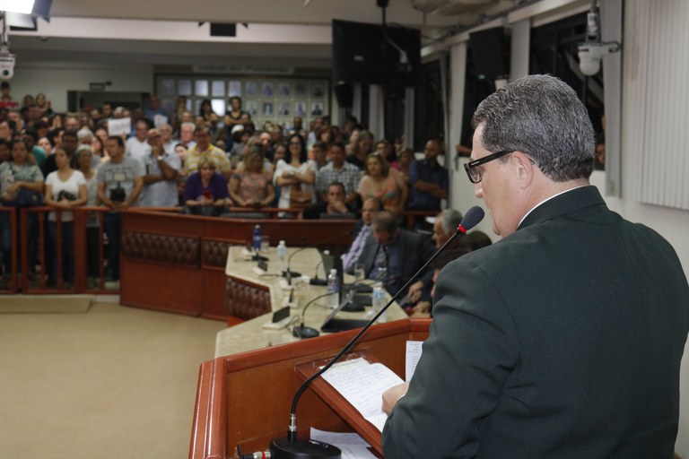 Mesa Diretora parabeniza população pelo exercício de cidadania e presença maciça na Câmara Municipal Mesa Diretora parabeniza população pelo exercício de cidadania e presença maciça na Câmara Municipal