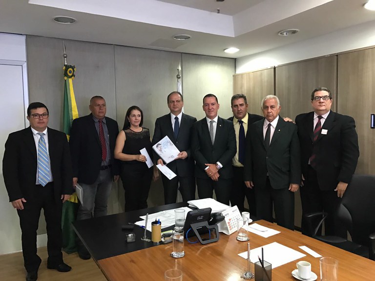 Ministro da Saúde Ricardo Barros atende comitiva assisense em Brasília Ministro da Saúde Ricardo Barros atende comitiva assisense em Brasília